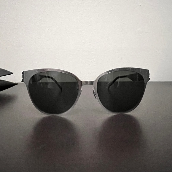 New Saint Laurent Round Sunglasses SLM42 Silver Grey Temple Logo YSL Case - Picture 11 of 13